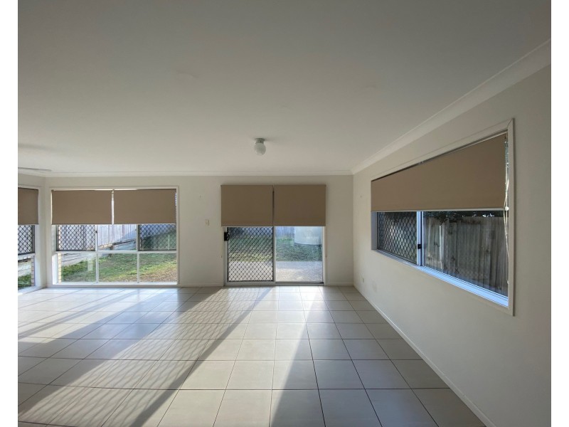 16 Moor Circuit, Warner QLD 4500