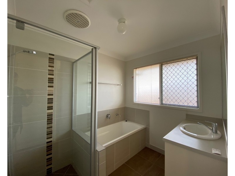 16 Moor Circuit, Warner QLD 4500