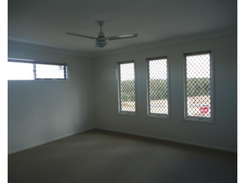 16 Moor Circuit, Warner QLD 4500