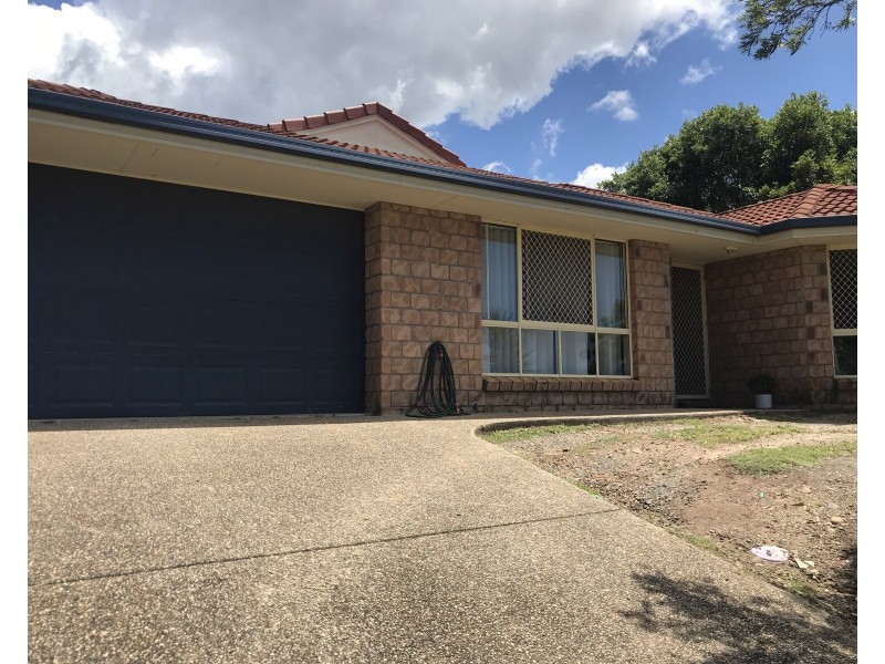 16 Buddy Holly Close, Parkwood QLD 4214