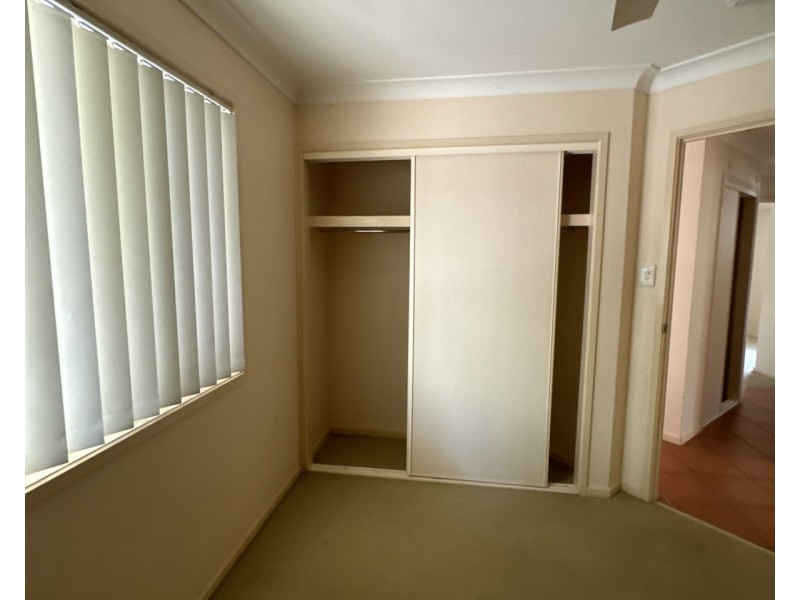 16 Buddy Holly Close, Parkwood QLD 4214