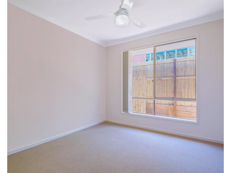 7 April Crescent, Bridgeman Downs QLD 4035