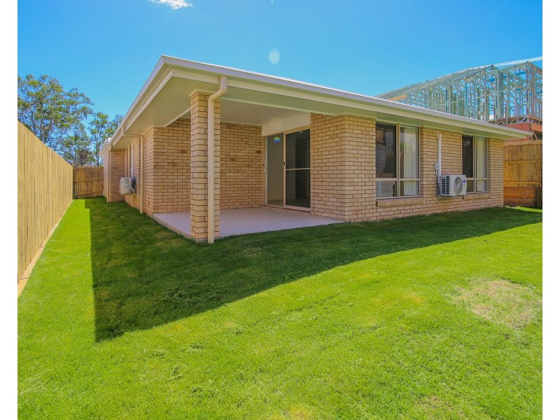 7 April Crescent, Bridgeman Downs QLD 4035