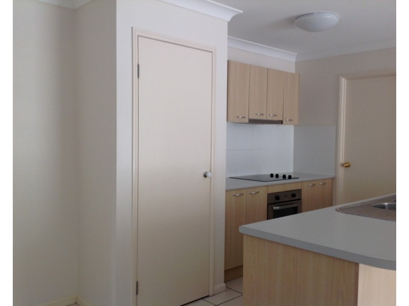 10 Inman Court, Pacific Pines QLD 4211