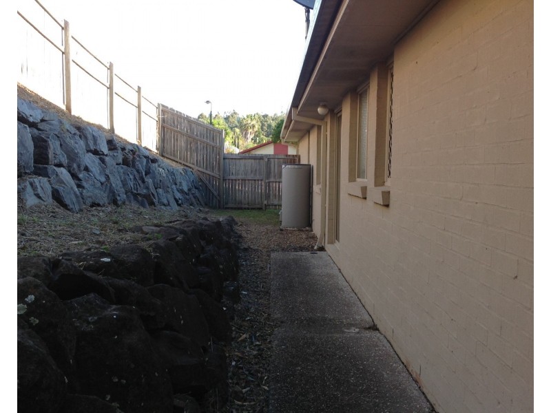 10 Inman Court, Pacific Pines QLD 4211