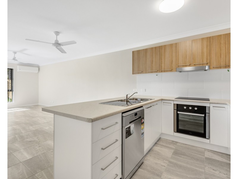 2/43C Pinelands Street, Loganlea QLD 4131