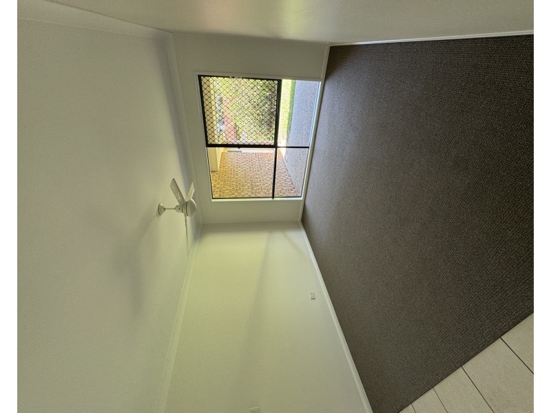 4 Dennis Close, Calamvale QLD 4116