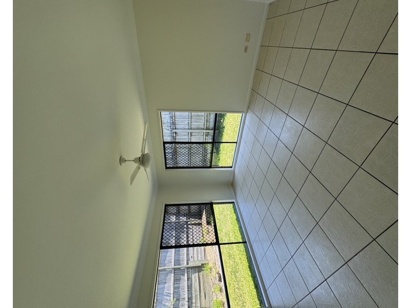 4 Dennis Close, Calamvale QLD 4116