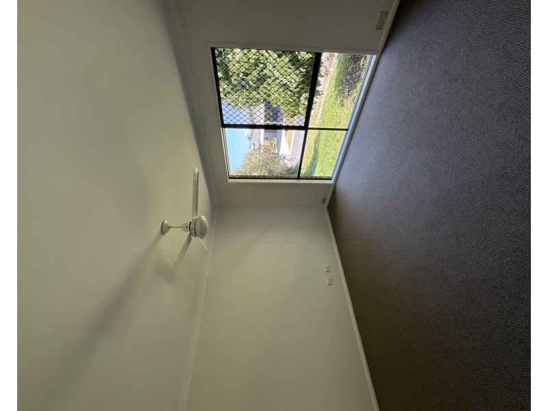 4 Dennis Close, Calamvale QLD 4116
