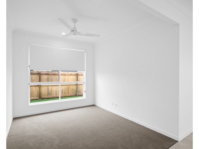 52 Howe Circuit, Logan Reserve QLD 4133