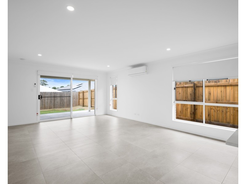 52 Howe Circuit, Logan Reserve QLD 4133