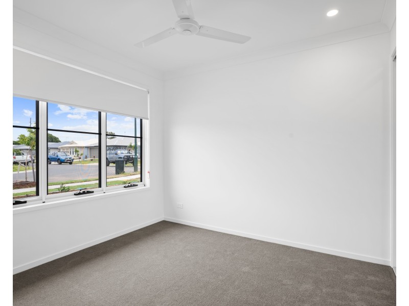 52 Howe Circuit, Logan Reserve QLD 4133