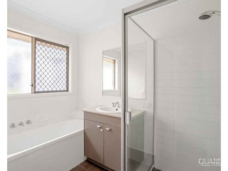 5 Govett Street, Pacific Pines QLD 4211