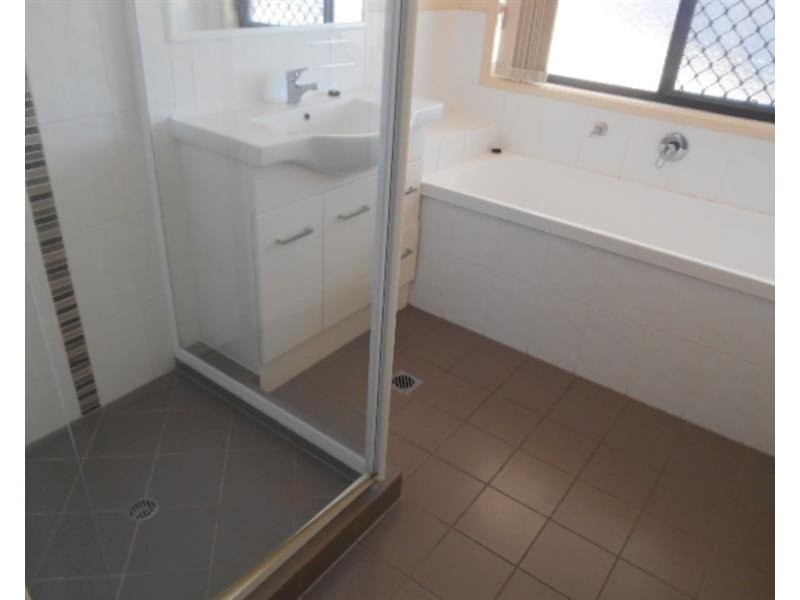 20 Eloise Place, Sumner QLD 4074