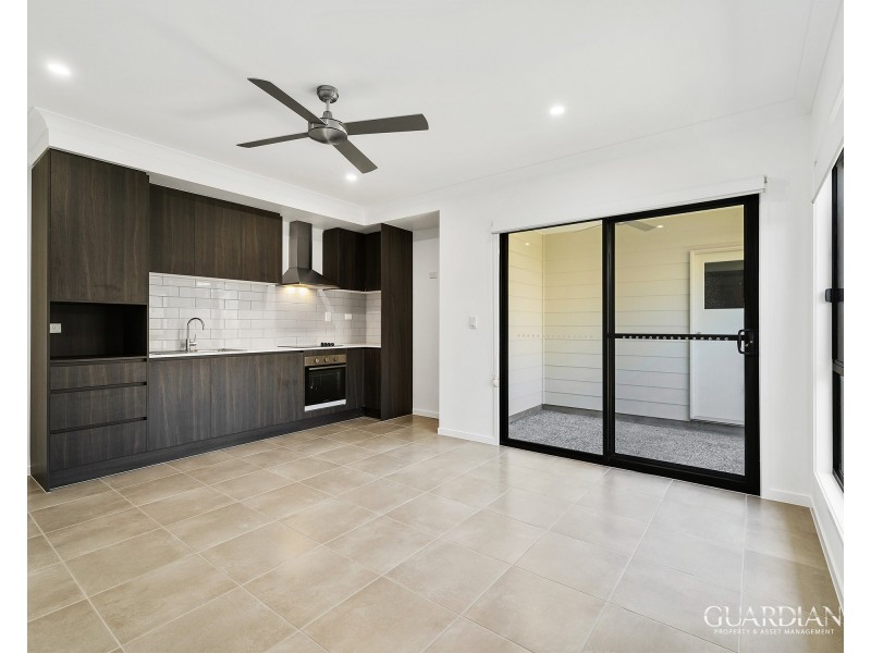 2/39B Short Street, Loganlea QLD 4131