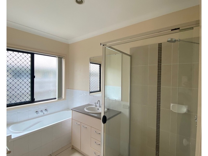 2 Varuna Court, Rothwell QLD 4022