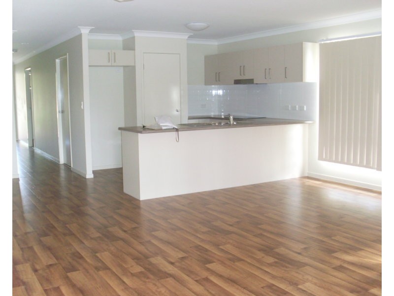 5 Salomon Court, Goodna QLD 4300