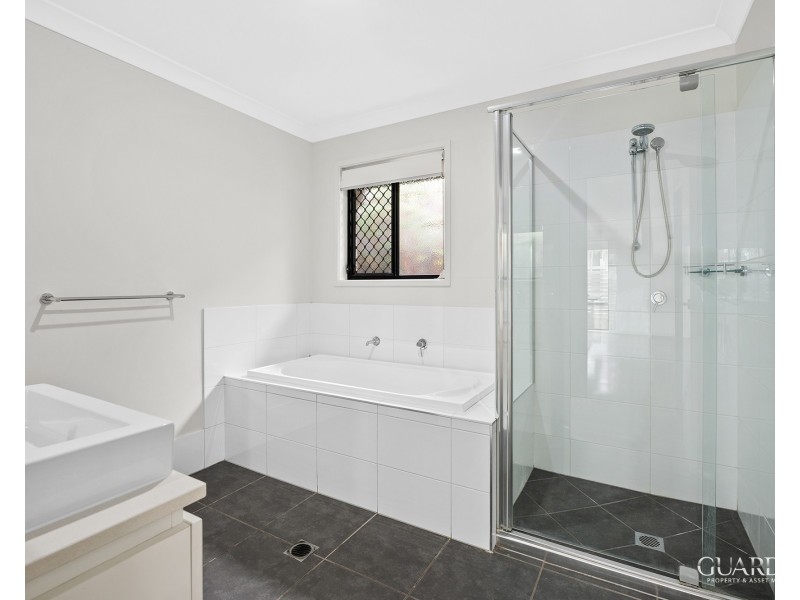 10 Erbin Lane, Augustine Heights QLD 4300