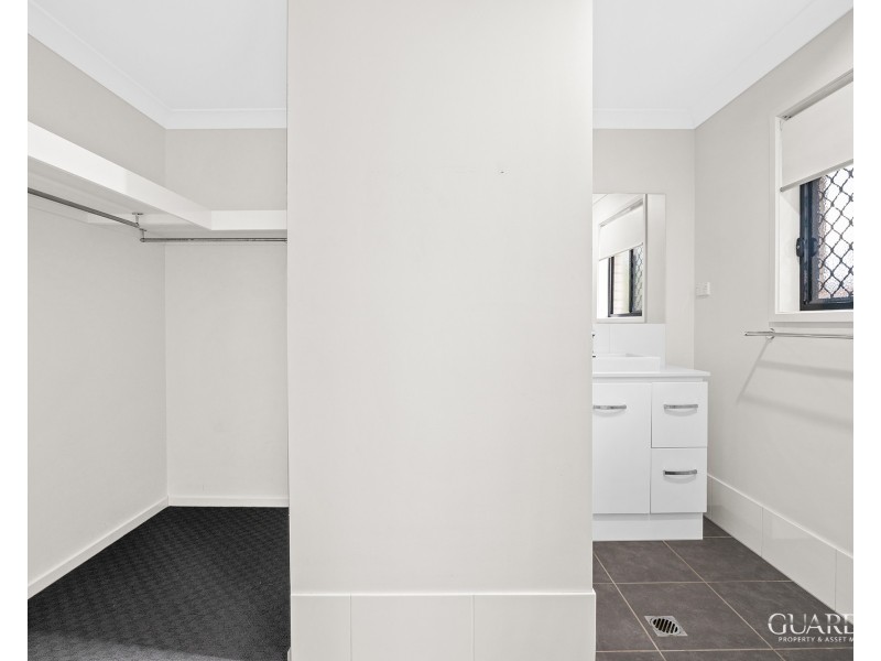 10 Erbin Lane, Augustine Heights QLD 4300