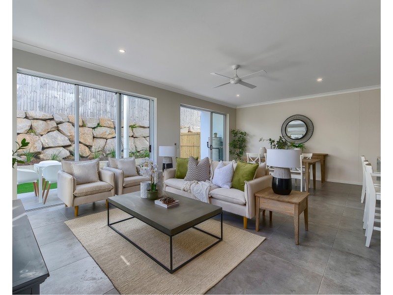 4/15 Rand Place, Bridgeman Downs QLD 4035