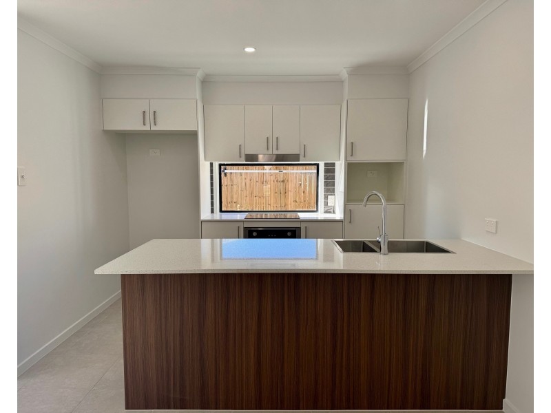 1/11 Magnetic Street, Morayfield QLD 4506