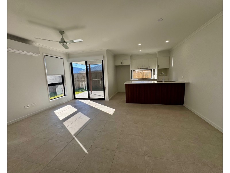 1/11 Magnetic Street, Morayfield QLD 4506