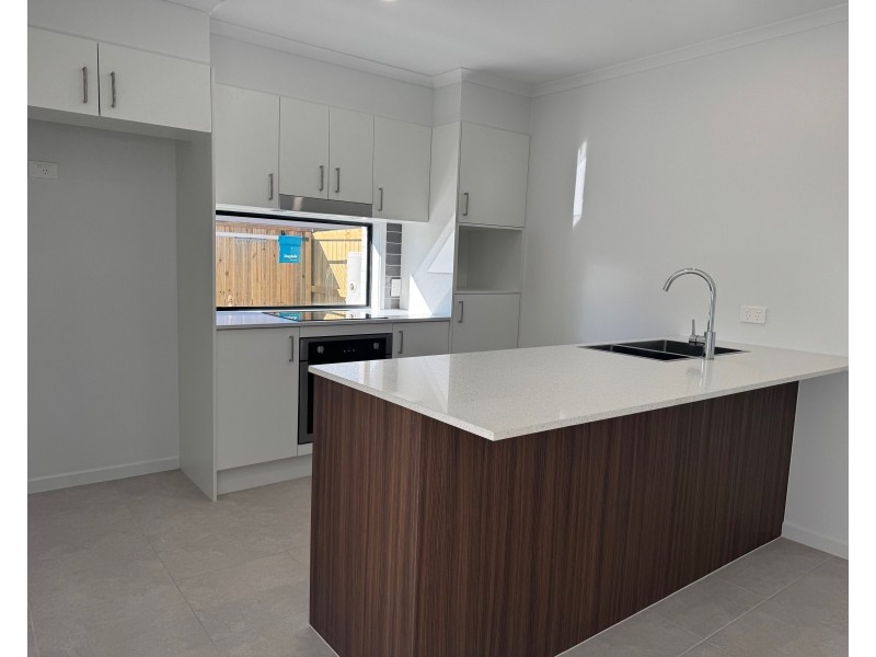 1/11 Magnetic Street, Morayfield QLD 4506