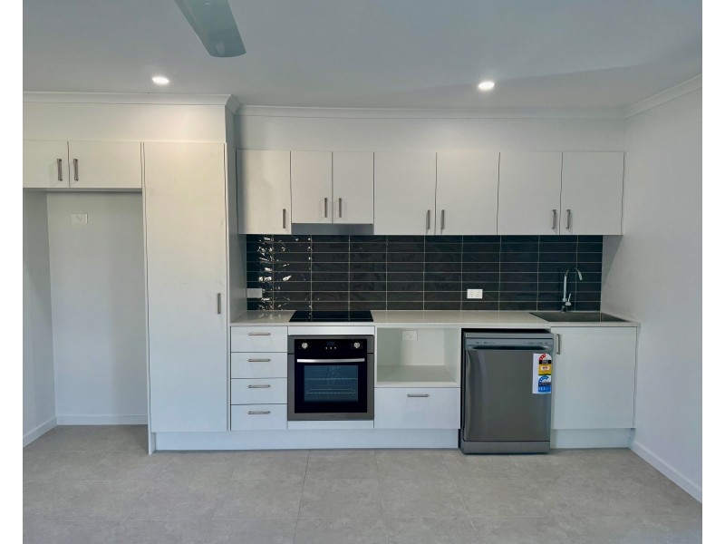 2/11 Magnetic Street, Morayfield QLD 4506