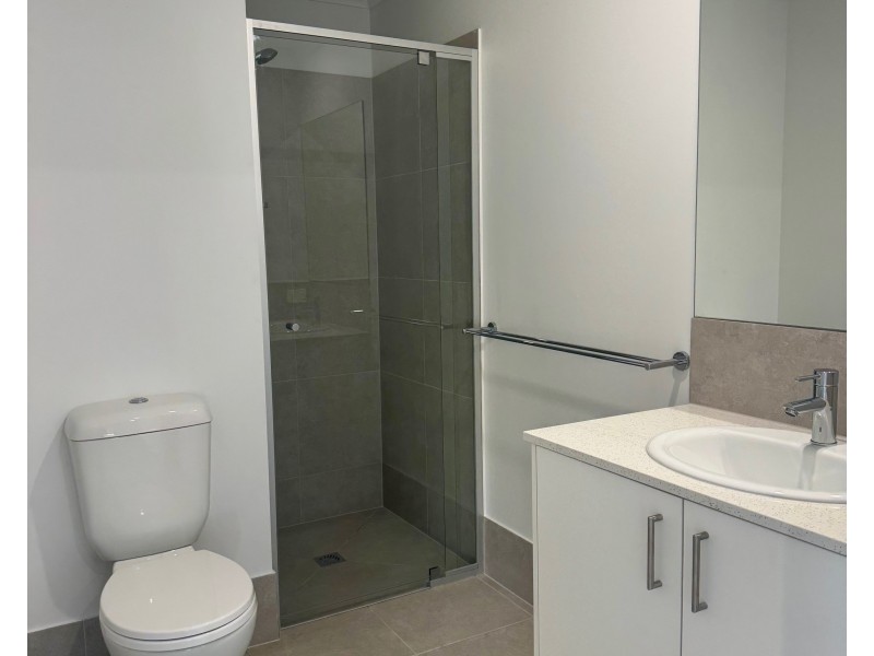 2/11 Magnetic Street, Morayfield QLD 4506