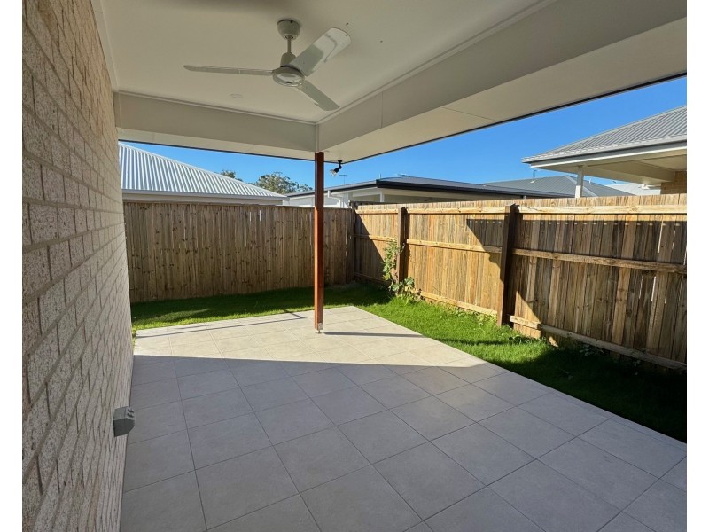 2/11 Magnetic Street, Morayfield QLD 4506
