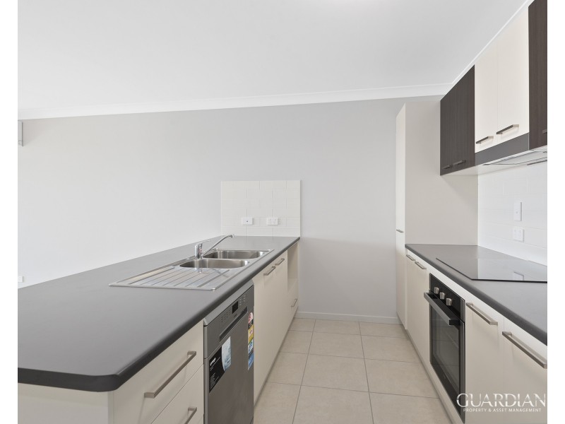 1/15 Pemswood Close, Deebing Heights QLD 4306