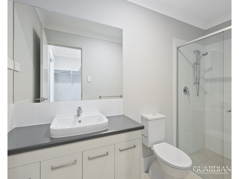 1/15 Pemswood Close, Deebing Heights QLD 4306