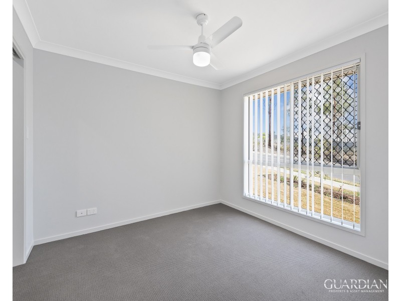 1/15 Pemswood Close, Deebing Heights QLD 4306