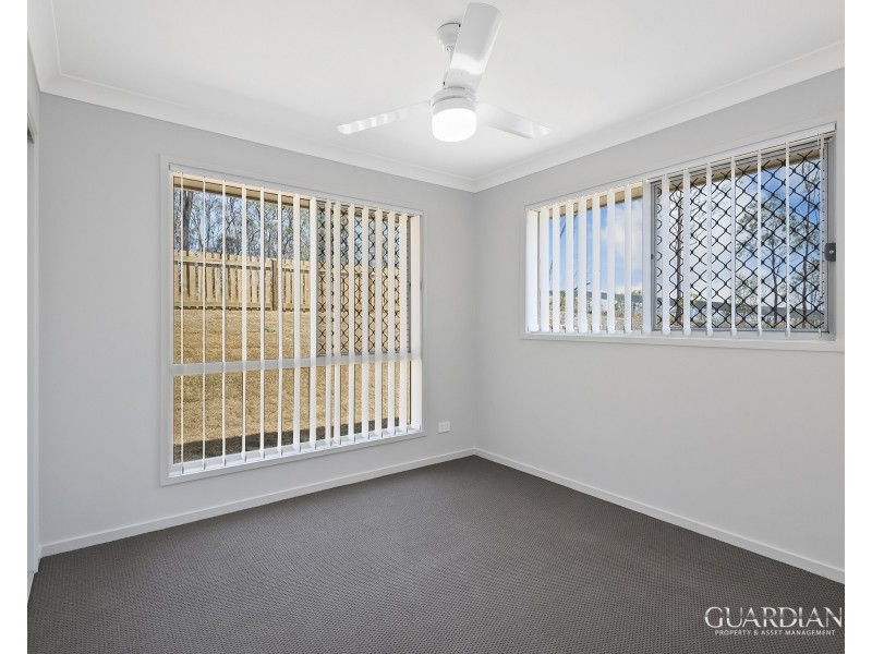 1/15 Pemswood Close, Deebing Heights QLD 4306