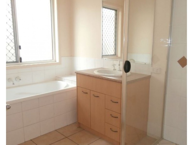 3 Hubner Drive, Rothwell QLD 4022