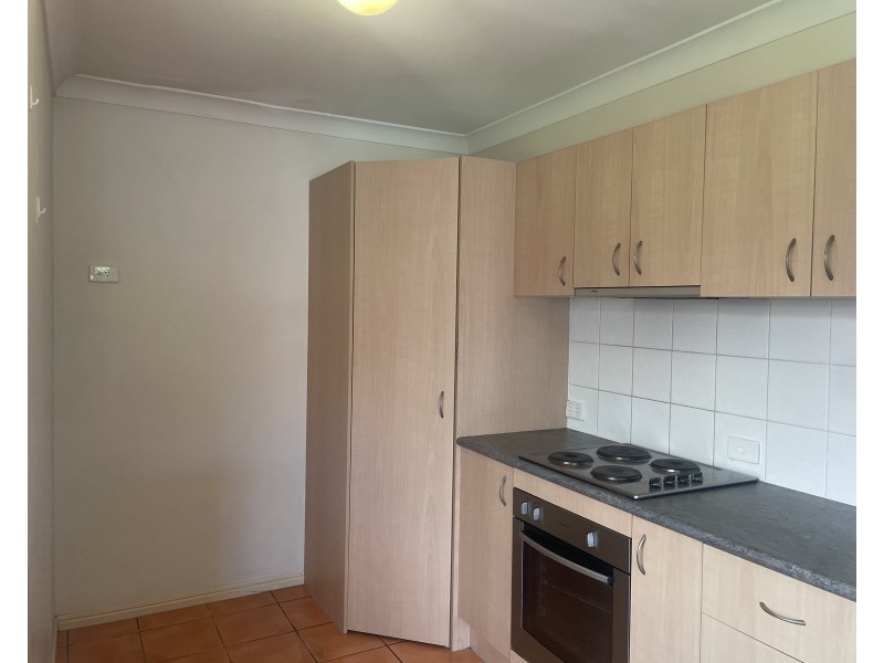 27 Poinciana Street, Wynnum West QLD 4178