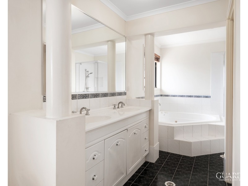 15 O’Connor Crescent, Mansfield QLD 4122