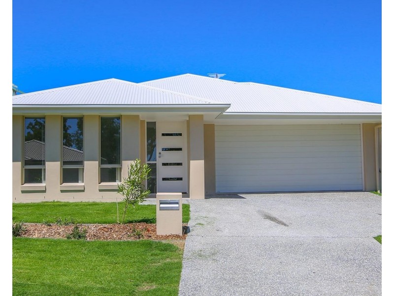 7 April Crescent, Bridgeman Downs QLD 4035