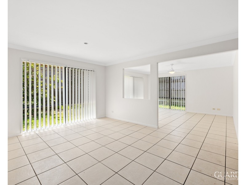 4 Dennis Close, Calamvale QLD 4116
