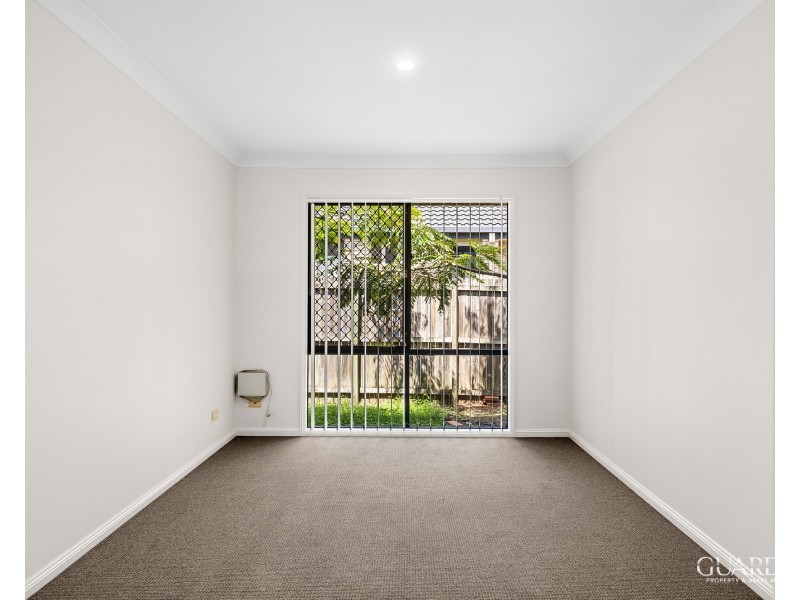 4 Dennis Close, Calamvale QLD 4116