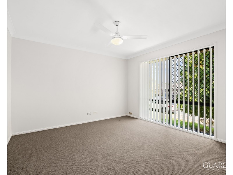 4 Dennis Close, Calamvale QLD 4116