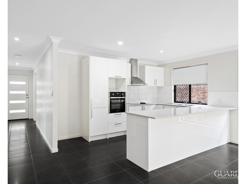 60 Sawmill Circuit, Riverhills QLD 4074