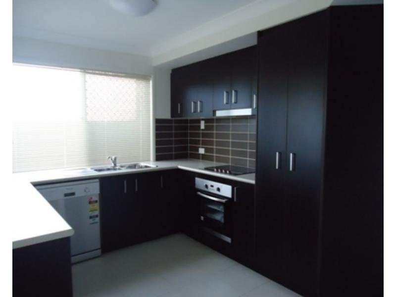 16 Moor Circuit, Warner QLD 4500