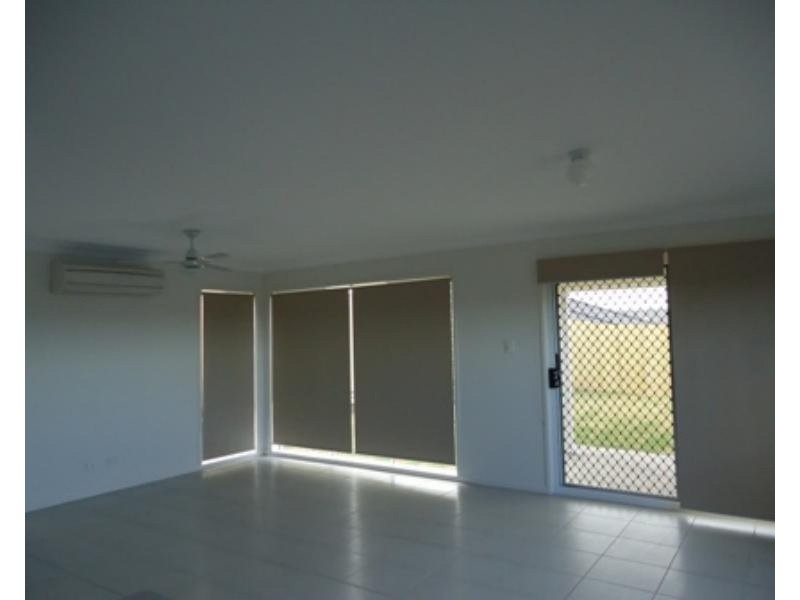16 Moor Circuit, Warner QLD 4500