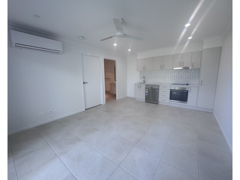 2/33A Pauline Street, Marsden QLD 4132