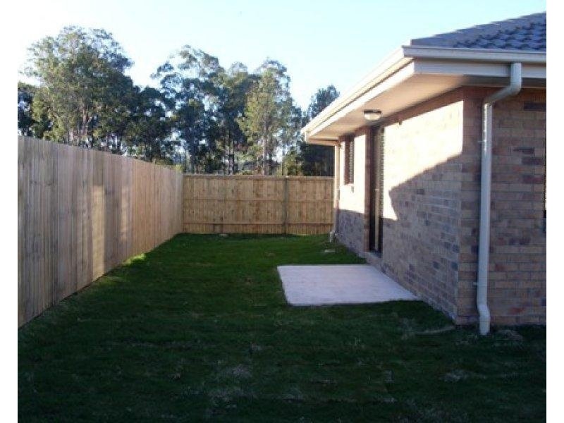 2 Mallard Close, Eagleby QLD 4207