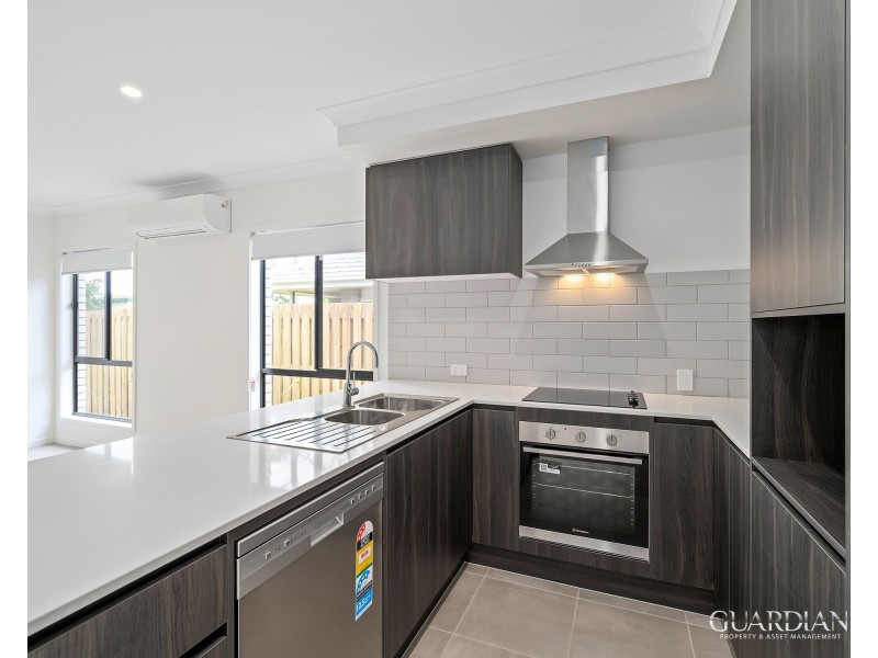 A&B/16 Finch Court, Loganlea QLD 4131