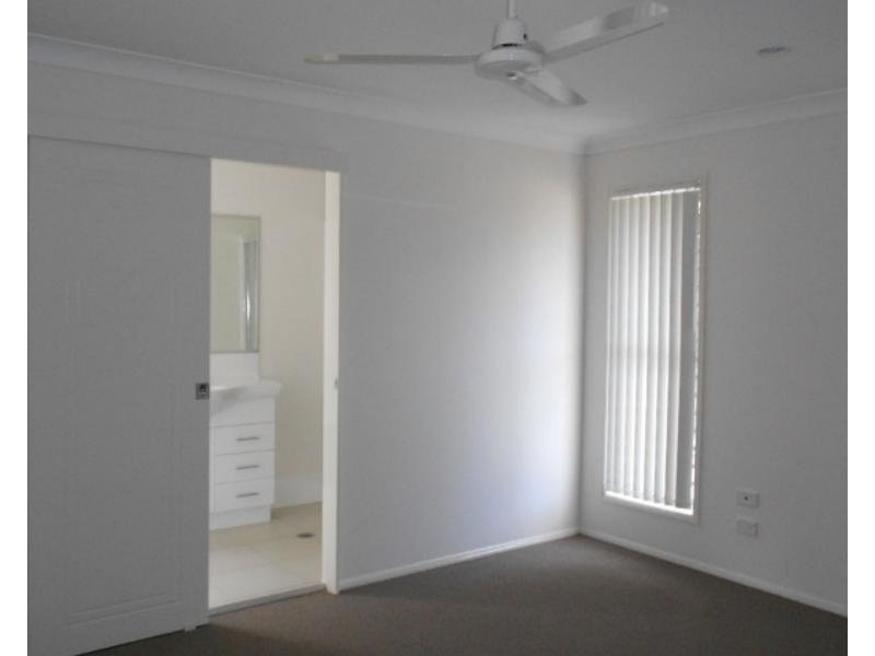 32 Andrew Walker Drive, Goodna QLD 4300