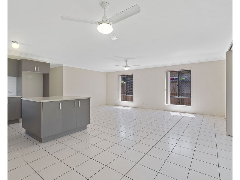 35 Griffen Place, Crestmead QLD 4132