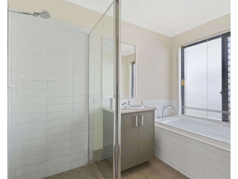 35 Griffen Place, Crestmead QLD 4132